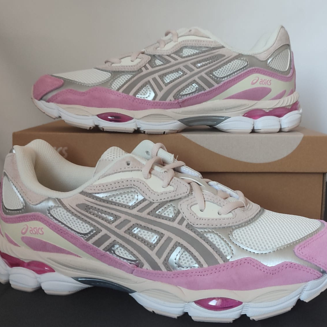 ASICS Gel-NYC Creme Beige Rosa