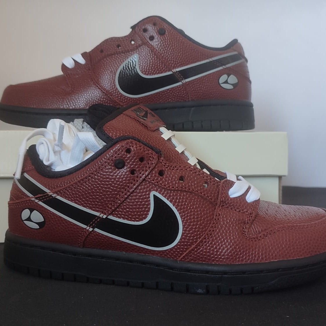 Nike SB Dunk Low Limosine Skateboards