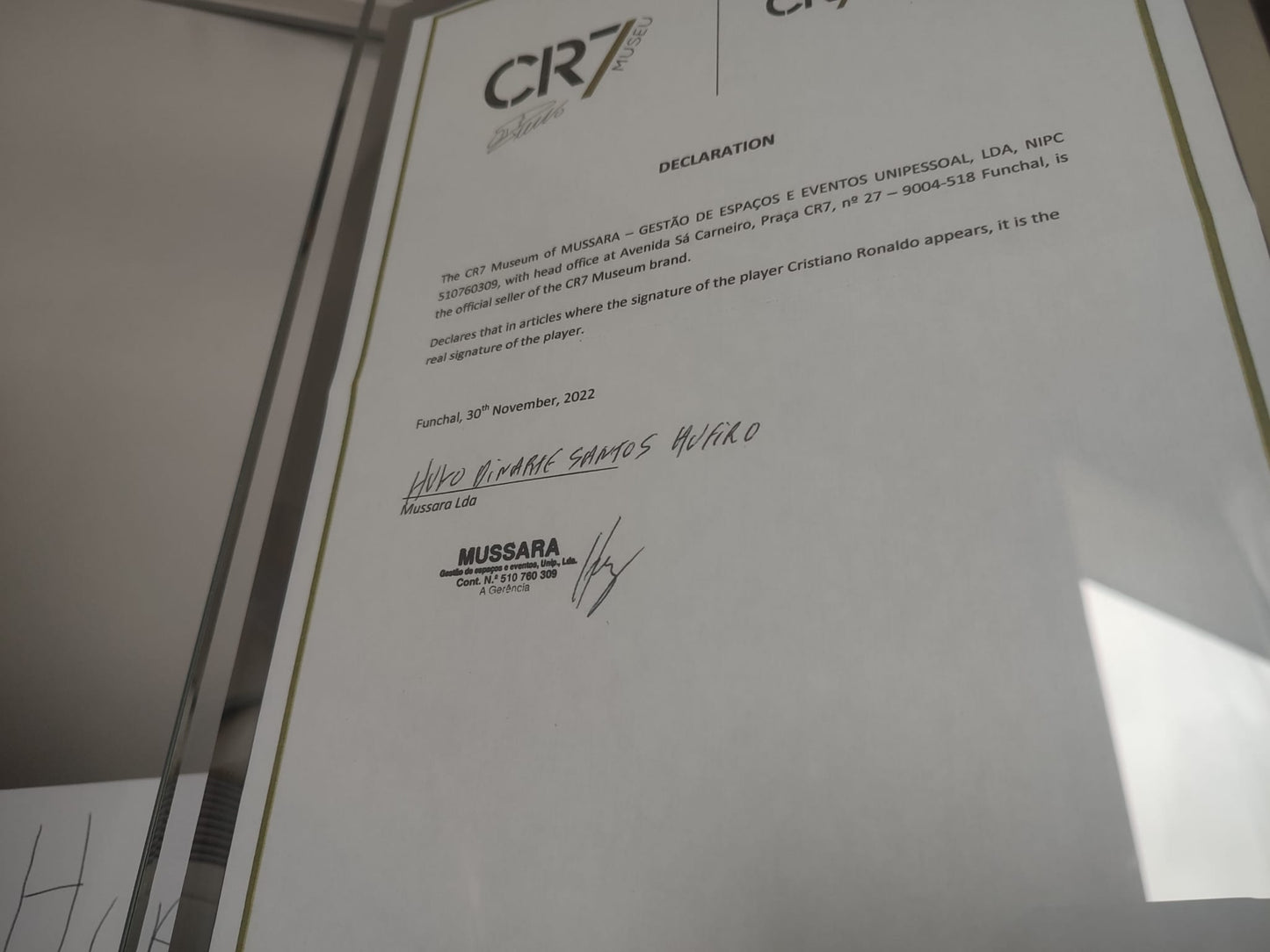 Cristiano Ronaldo Weißer Limitierter Fußball mit Autogramm & Urkunde